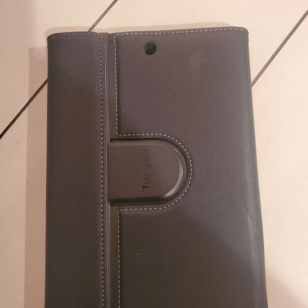 Targus - VersaVu Slim 360° Polycarbonate Folio for 7.9" iPad,  - Model# THZ694GL
